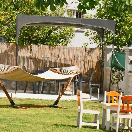 Airport With Private Pool 1 *
